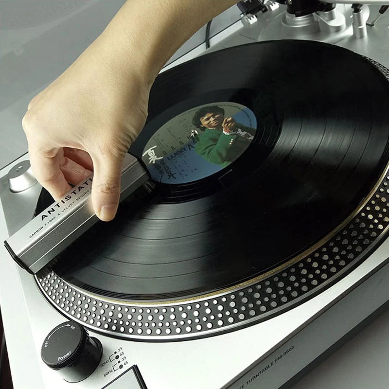 Cepillo de fibra de carbono y terciopelo para discos de vinilo GOKA