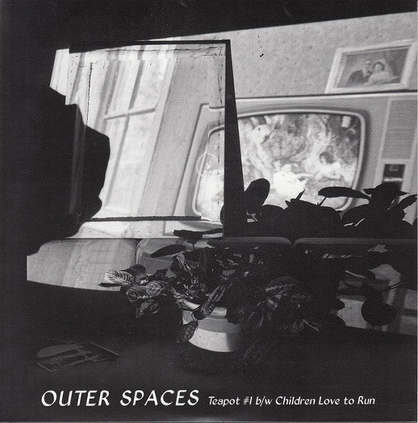 Outer Spaces – Teapot #1 B/W Children Love to Run 🇺🇸