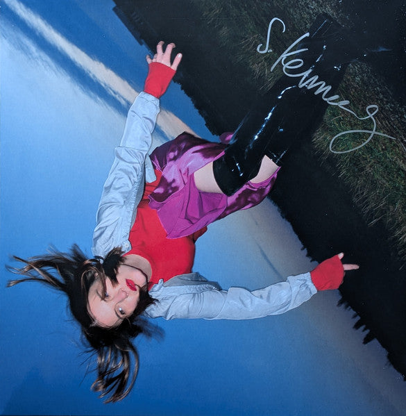 Sophia Kennedy – Squeeze Me (140G) 🇺🇸