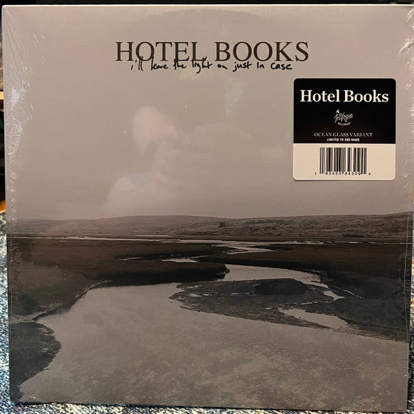 Hotel Books – I'll Leave the Light on Just in Case 🇺🇸