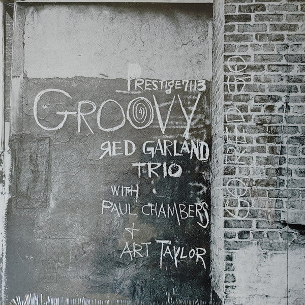 Red Trio Garland – Groovy 🇺🇸