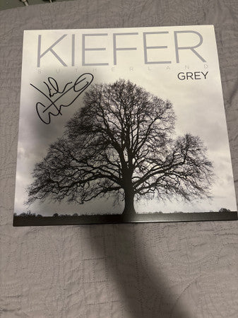 Kiefer Sutherland – Grey 🇺🇸