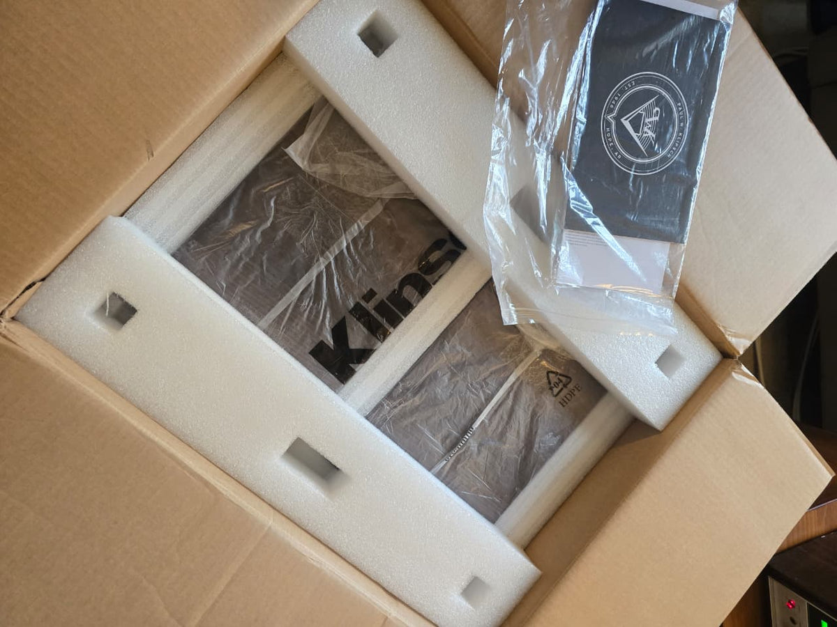 Un par de parlantes Pasivos | Kliptch RP-600M II Color Negro (Usados)